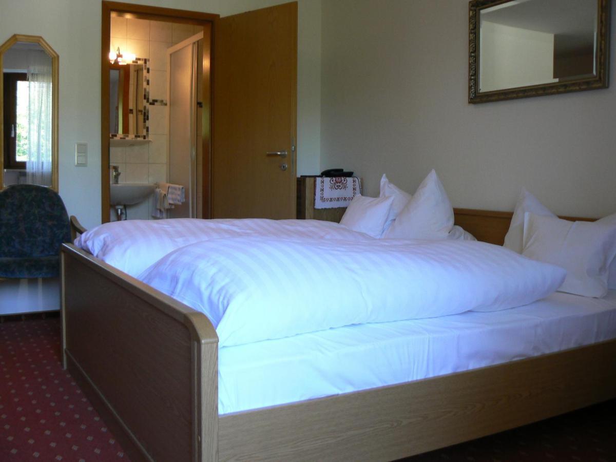 Hotel Haus Evelyn / Haus Heidemarie Bad Füssing Pokoj fotografie